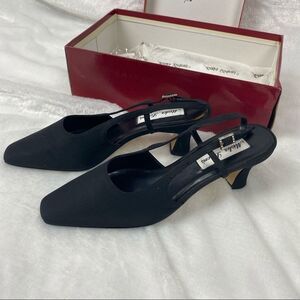 Mister Loren’s Heels‎